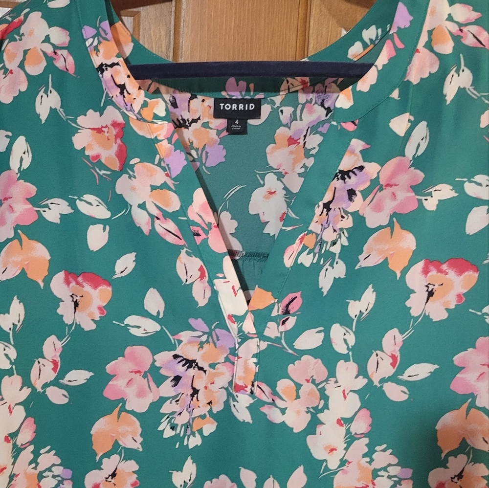 Torrid Floral Georgette Hi-low short sleeve blouse